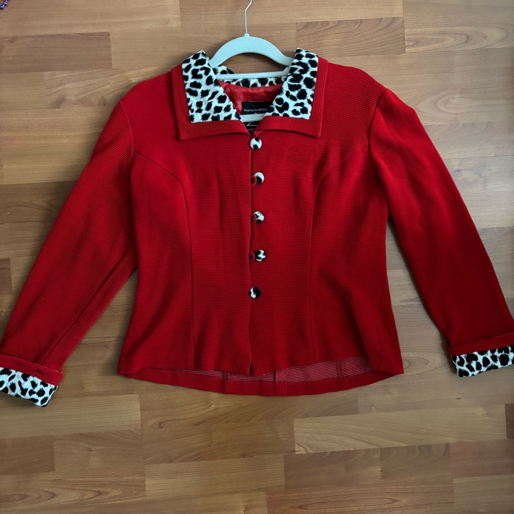 Women’s vintage shopping with Anthony Red button up jacket size medium